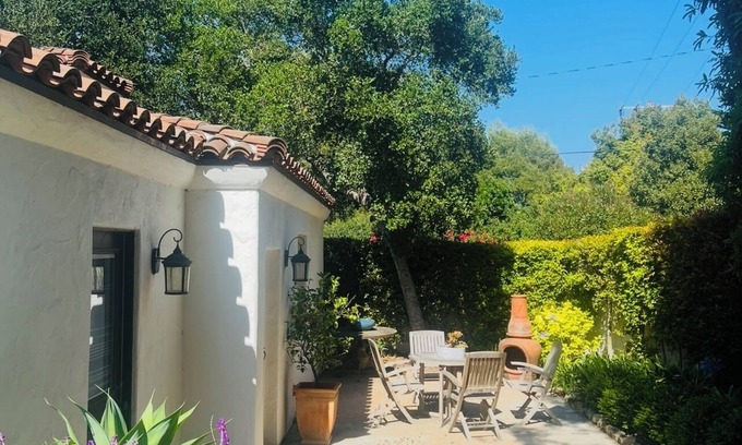 Upper Village Cottage | Montecito Casita Pequena!
