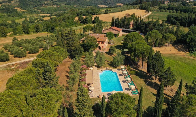 Peccioli Apartment | Experience Montelopio 1: Perfect Holiday Rental in Chianti