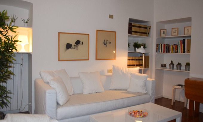 Milan Centre Apartment | Montenapoleone Brera: Top-Rated Apartment with Great Amenities
