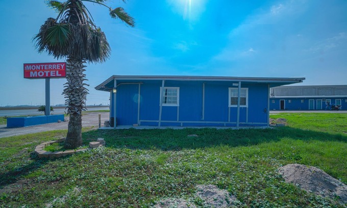 Corpus Christi Hotel | Budget-Friendly Comfort at Monterrey Motel, Padre Island
