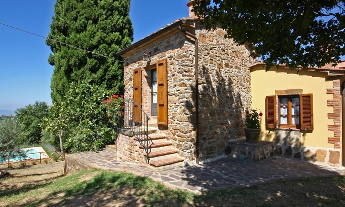 San Giovanni d'Asso Villa | Unforgettable Stay at Monterzi 4, Emma Villas with Pool & Spa