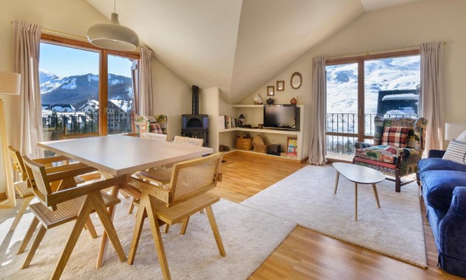 Formigal Apartment | Exclusive Montesqui Formigal: Ski Views & Pet-Friendly Stay