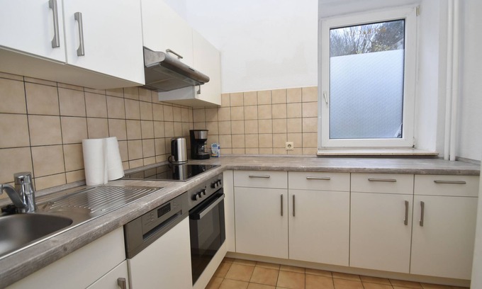Flensburg Apartment | Budget-Friendly Monteuerwohnung II with Oceanfront Pool