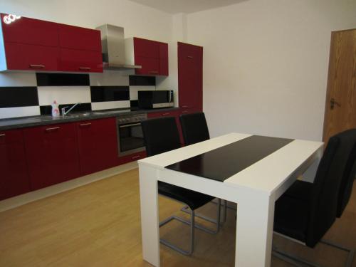 Hagen Apartment | Budget-Friendly Monteur Apartment in Charlotte Awaits You