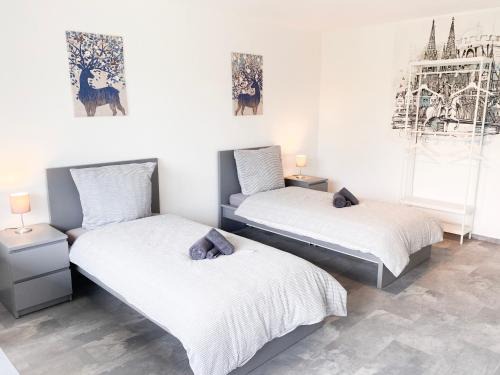 Eschweiler Apartment | Explore Monteur- und Ferienwohnung Near Aachen - Family-Friendly