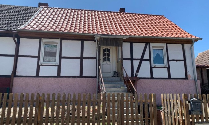 Hadmersleben Apartment | Comfortable Pension and Guest Rooms for Every Traveler