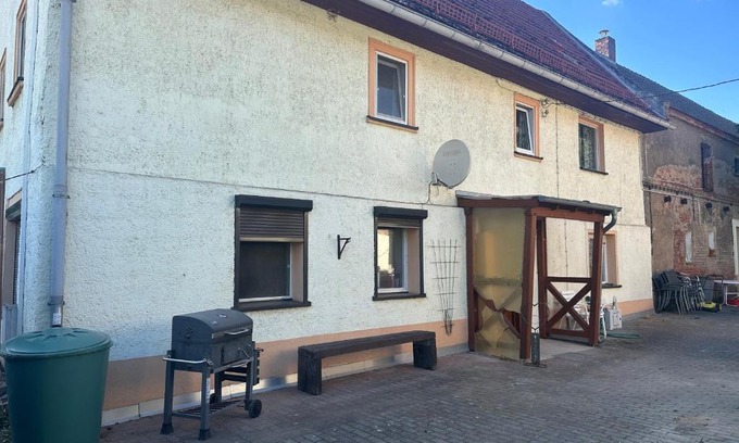 Rehbach House | Convenient Monteurshaus Near A38 in Leipzig with Kitchen