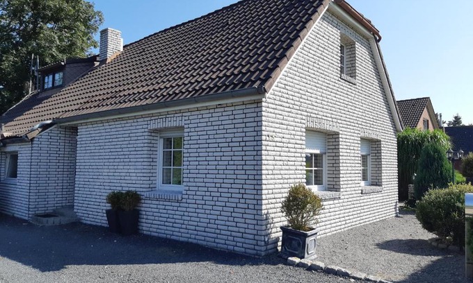 Bunde House | Welcoming Monteurzimmer Ausma Boen - Ideal for Families & Pets