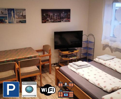 Rustorf Apartment | Oceanfront Monteurzimmer with Hot Tub & Breakfast Included