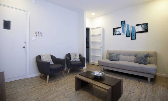 Barrio Sur Apartment | Discover Family-Friendly Comfort at Centro Edificio El Pais