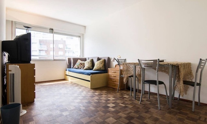 Cordon Apartment | Convenient Montevideo Stay Steps from Terminal Tres Cruces
