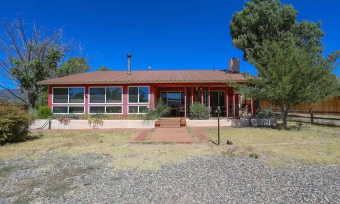 Camp Verde House | Child-Friendly Montezuma Old West Ranch House - Rated 8.8
