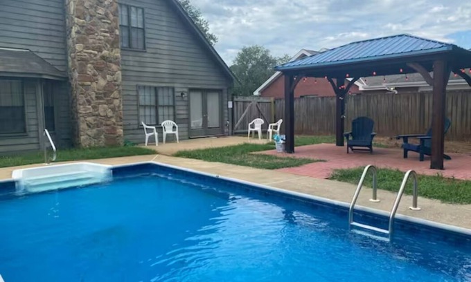 Gunter Afs House | Discover Montgomery Hidden Haven: Pool, Wi-Fi & Top-Rated
