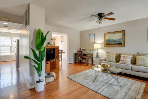 Montgomery Village House | Cozy Montgomery Village Townhome with Family-Friendly Patio
