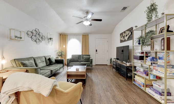 Killeen House | Book Your Stay: 3BR/2BA King Bed Near Fort Cavazos