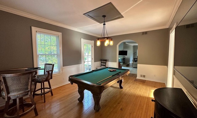 Fox Valley House | Comfortable Monthly Stay with Pool Table & Backyard Oasis