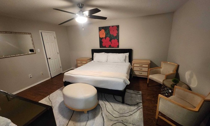 Southaven House | Charming 3BR Memphis Retreat with Jetted Tub & Family Perks