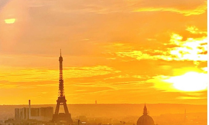 Montmartre Apartment | Charming Montmartre Flat with Eiffel Tower View & Kitchen