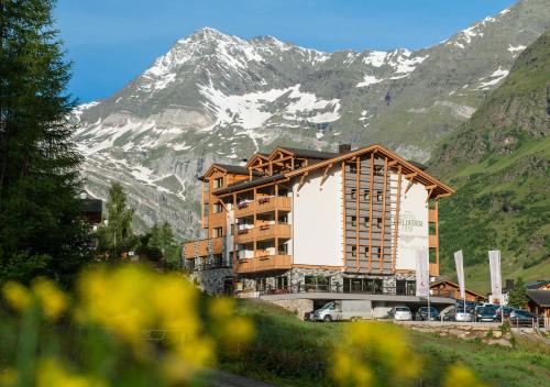 Plan Hotel | Experience Alpine Lifestyle at Hotel Pfeldererhof - 4 Stars