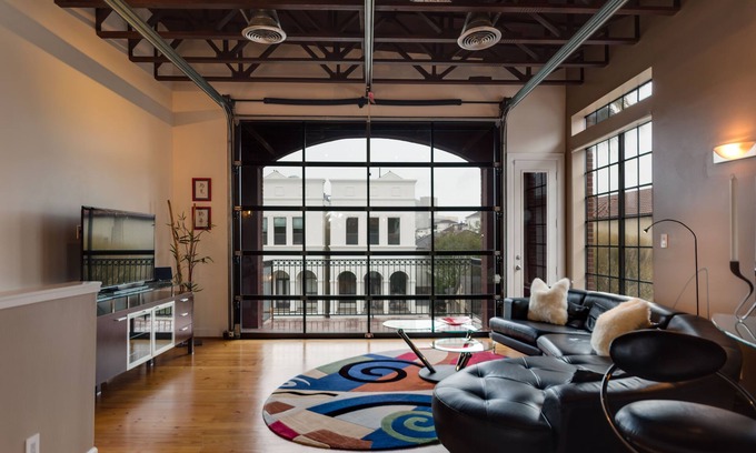 Montrose House | Montrose NY Brick Home: Chef's Kitchen & Pet-Friendly