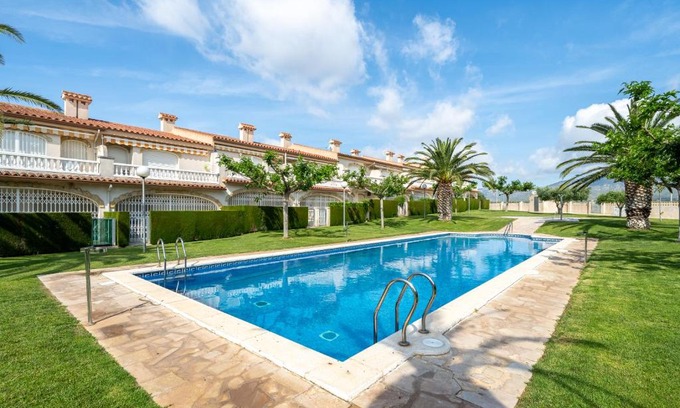 Miami Platja Apartment | Pet-Friendly Retreat at Montserrat - Rated 9.6/10!