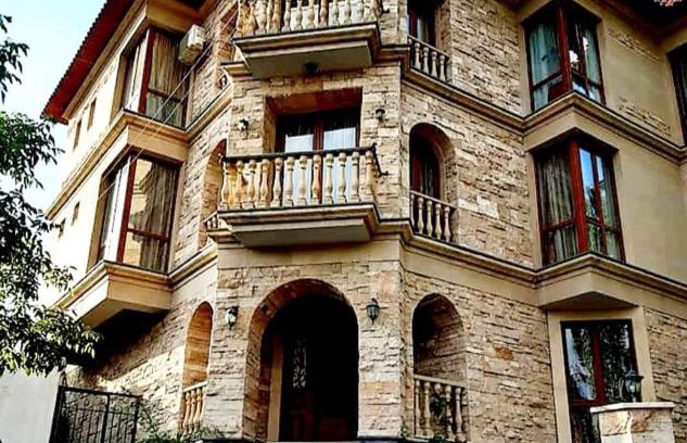 Yerevan House | Monument Guesthouse