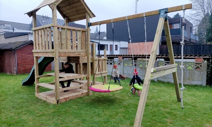 Peer House | Child-Friendly Retreat at Moodraz, Center of Peer