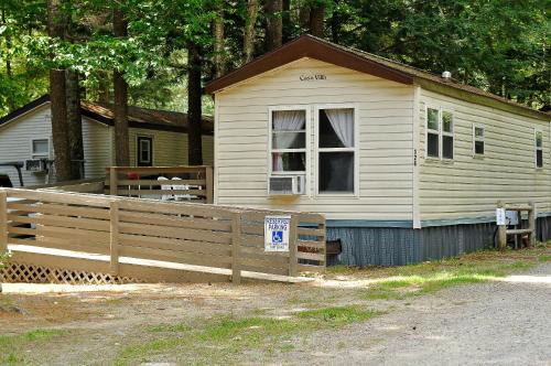 Moody Resort | Wheelchair Accessible Park Model at Moody Beach Resort