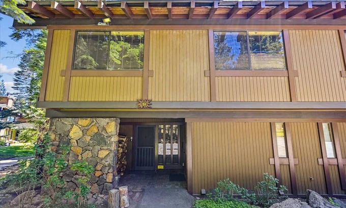 Tahoe Sierra Estates Condo | Guest Rated 10/10: Moody Lakeview End Unit Condo #21