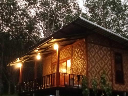 Ko Mook Cabin | Discover Koh Mook Bamboo Bungalows with Ocean Views