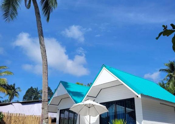Ko Mook Hotel | Beachfront Bliss at Mook Tawan Beach House - Family Friendly