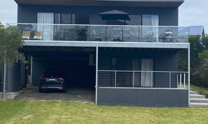 Venus Bay House | Beachfront Moon Dune: Modern Oceanview Escape Awaits