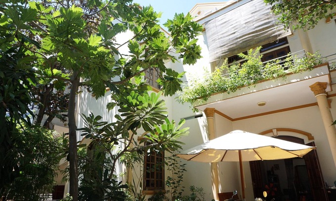 Nha Trang House | Inviting Moon House Tropical Garden with Family-Friendly Amenities