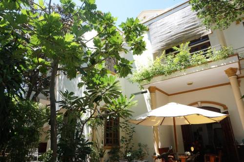 Tran Phu Beach Apartment | Oceanfront Moon House Tropical Garden - Rated 9/10!