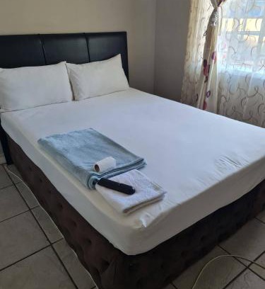 Welkom House | Cozy Stays at Moon Memories Guesthouse with Breakfast & Fireplaces