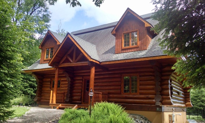 Thendara House | Guest Rated: 9.8 at Moon Over Moose Log Home Retreat