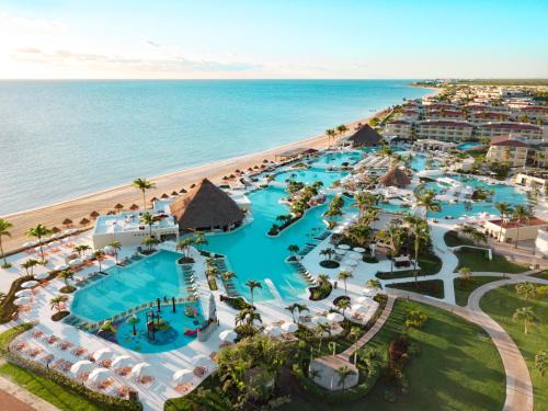 Cancun Resort | Elegant Moon Palace Cancun - All Inclusive Beachfront Retreat