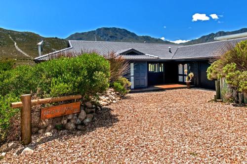 Pringle Bay House | Experience Moon River House: Family & Pet-Friendly Retreat