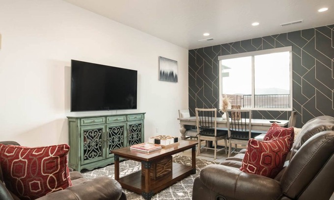 Santa Clara House | Relax at Moon Sage Retreat with Private Hot Tub & Pool
