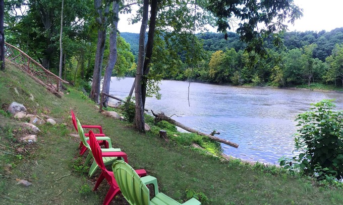 Hot Springs Cabin | Romantic Getaway at MoonDance River Cabin with Hot Tub