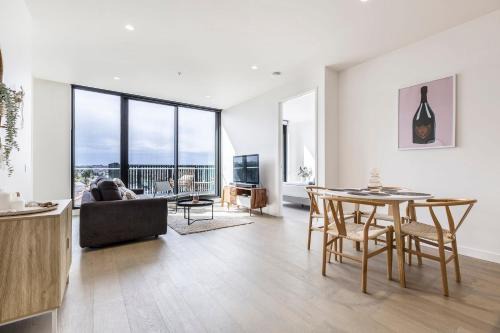Moonee Ponds Apartment | Moonee Valley Park: Top-rated Stay with Convenient Parking