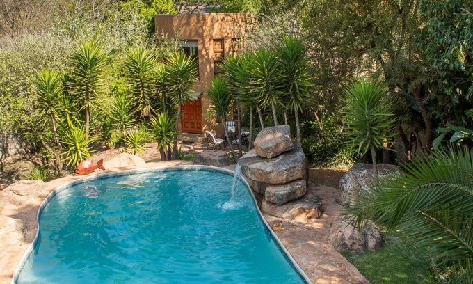 Greater Johannesburg Metropolitan Area Cottage | Discover Moonflower Cottages with Pool and Breakfast