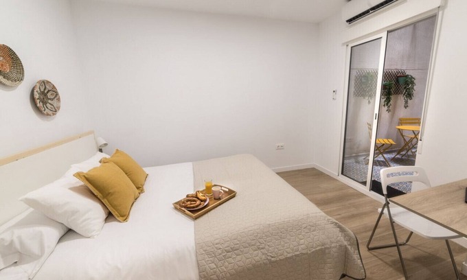 Alicante Apartment | Moonkey - Apt. Albéniz with Patio & Family-Friendly Amenities
