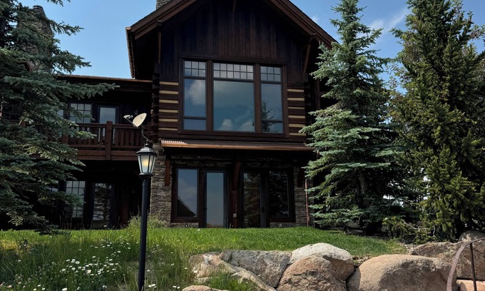 Big Sky House | Guest Rated 10/10: Moonlight Basin Mountain Retreat