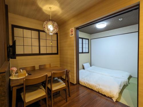 Minami Apartment | Discover Moonlight Inn Kujo: Family-Friendly Retreat with Hot Tub