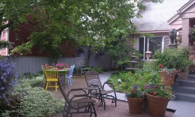 Airport Heights Community Council Apartment | Indulge in the Moonlight Spa Suite: Top-Rated Comfort