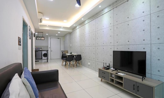 Kampung Sembulan Baru Apartment | Experience Moonlight Suite at Sutera Avenue, 4-Star Comfort