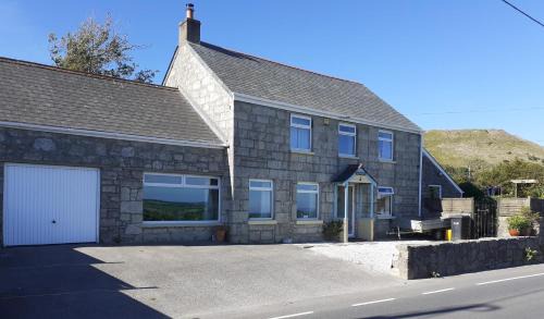 High Street House | Moonraker Room: Private Bathroom & Guest Rated 9.2