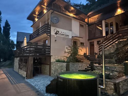 Veljun Apartment | Guest Rated 9.8: Moonriver Apartment with Private Beach