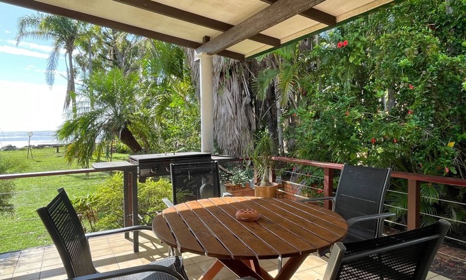 Traviston House | Beachfront Retreat at Moonshadow - 3BR with Water Views